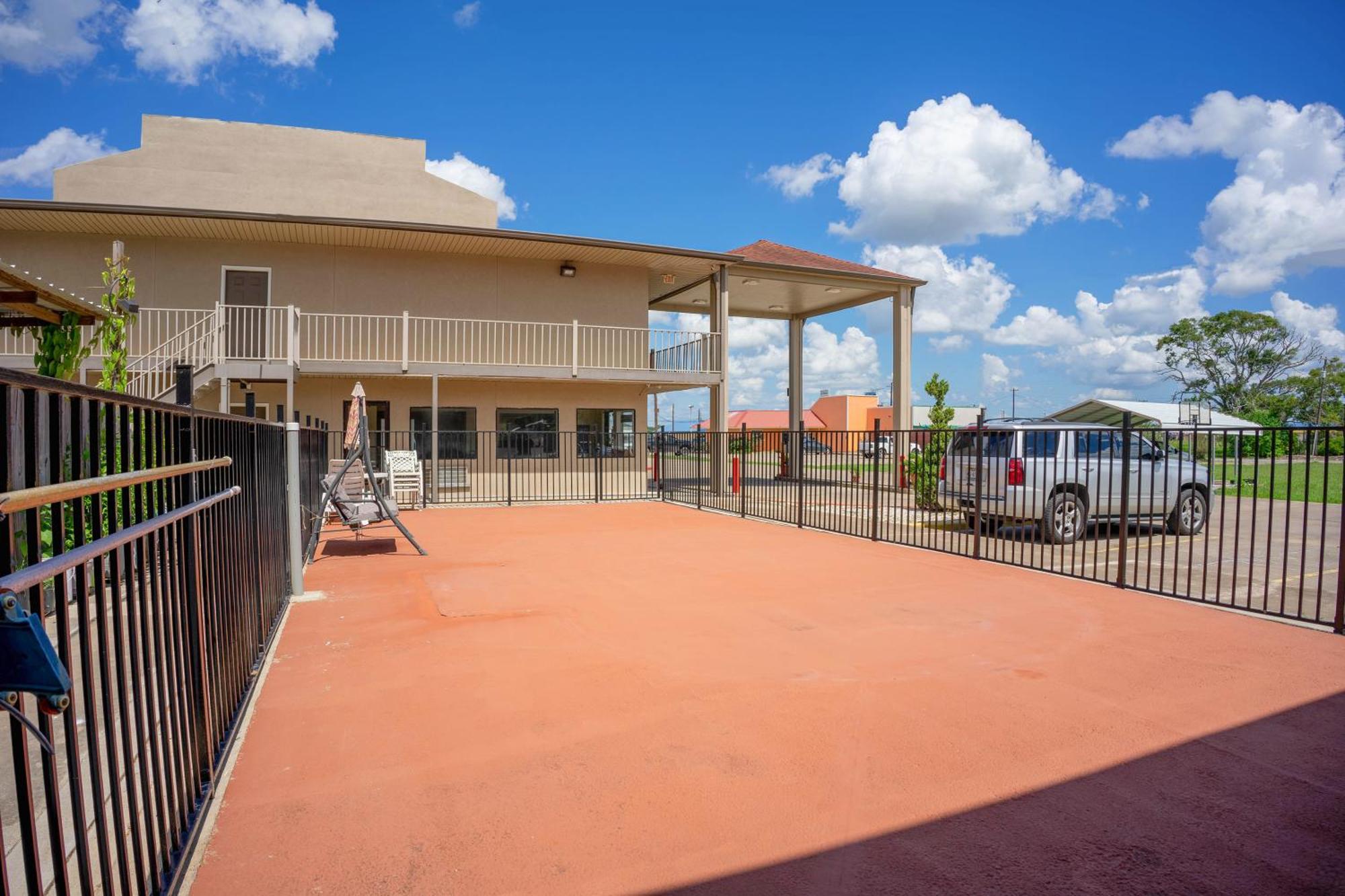 Regency Inn & Suites By Oyo Bay City Tx Dış mekan fotoğraf