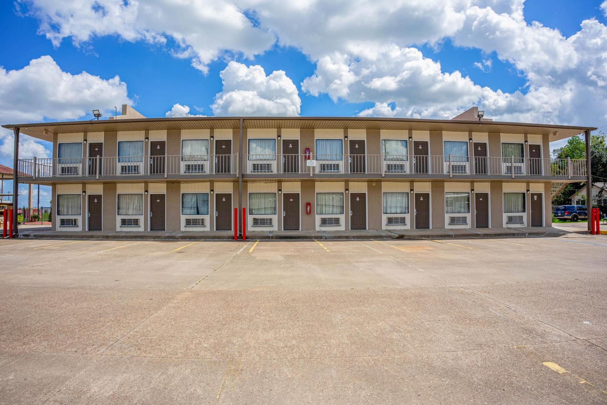 Regency Inn & Suites By Oyo Bay City Tx Dış mekan fotoğraf